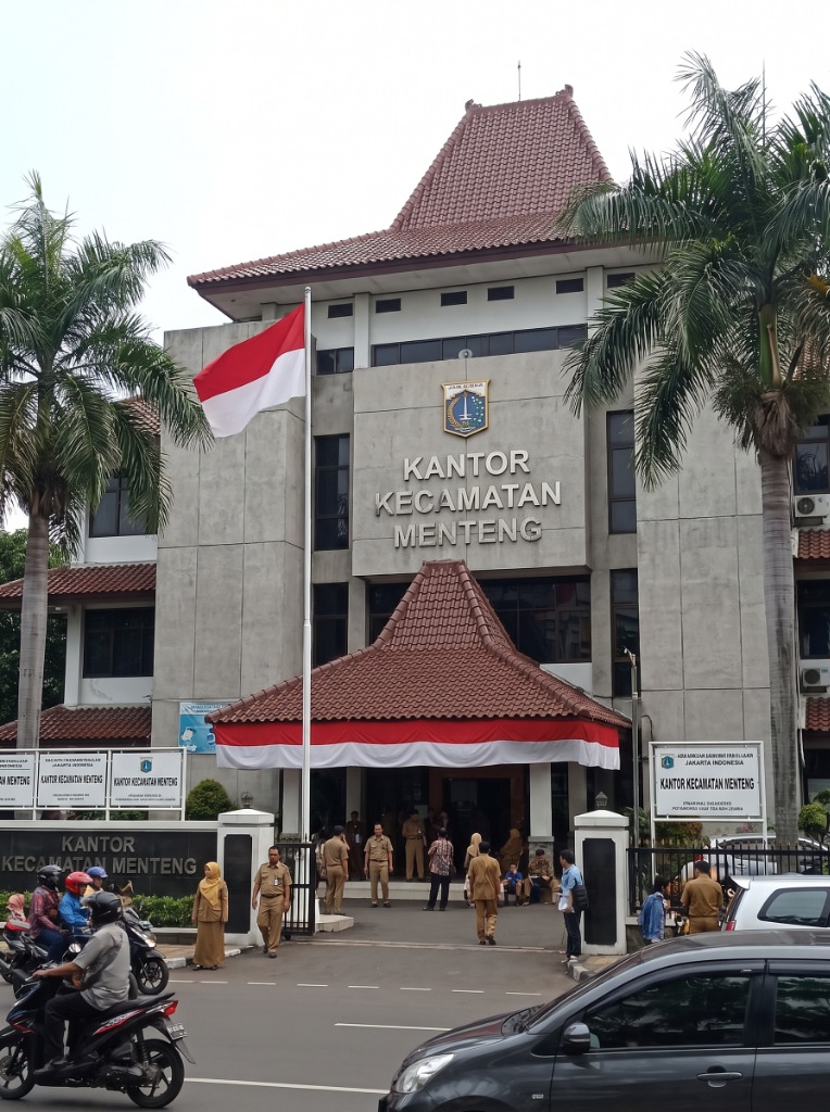 Organisasi Publik — Kantor Pelayanan Publik & Lembaga Masyarakat